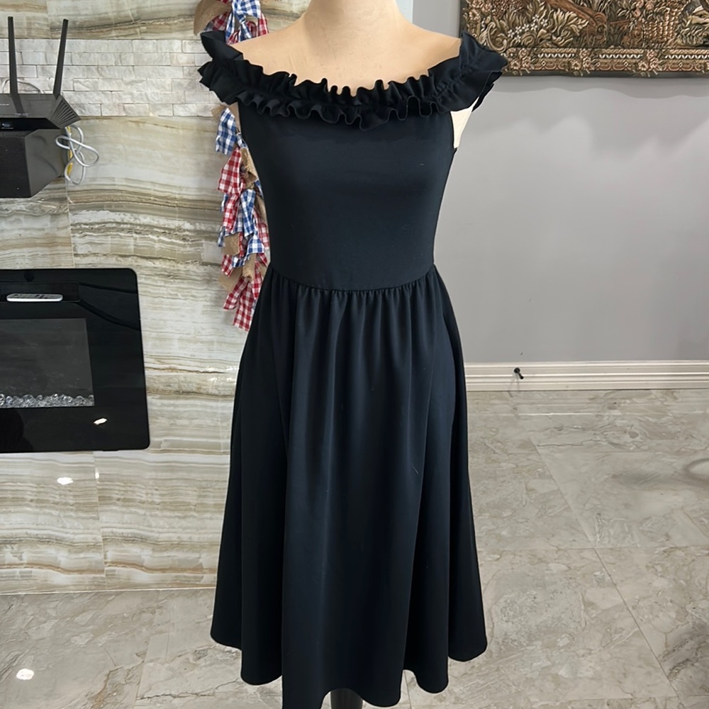 Who what wear off the shoulder dress size xs